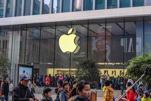 shanghai.china - 24. januar 2015. moderner apple store in der nanjing road walking street in shang hai china foto