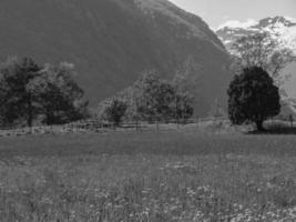 Frühlingszeit in Eidfjord Norwegen foto