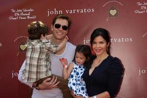 los angeles, 13. märz - lauren sanchez kommt am 13. märz 2011 in los angeles, ca. 13. märz 2011 beim john varvatos 8. jährlichen stuart house-benefit im john varvaots store an foto