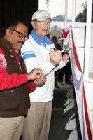 los angeles, 30. dezember - ted lange, bernie kopell bei der original-liebesboot-besetzung schmückt prinzessin kreuzfahrten rosenparade schweben in einem rosemont-pavillon am 30. dezember 2014 in pasadena, ca foto