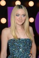 los angeles, 14. juni - dakota fanning bei der the neon demon premiere im cinerama dome am 14. juni 2016 in los angeles, ca foto