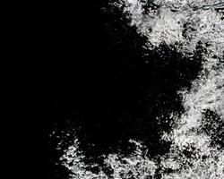 Blasen Wasser isoliert auf schwarzem Hintergrund