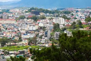 da lat stadt, vietnam - juli 15,2022 landschaft in der stadt da lat stadt, vietnam ist ein beliebtes touristenziel. Touristenstadt im entwickelten Vietnam. foto