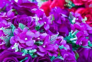 violette gefälschte Blume handgefertigte Nähblumen foto