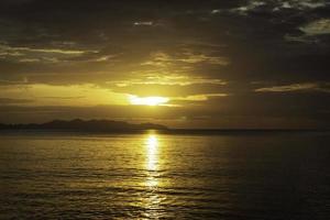 meer bei sonnenuntergang sommer natur hintergrund foto