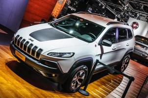 frankfurt - september 2015 jeep cherokee auf der iaa internatio vorgestellt foto