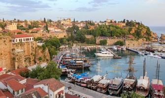 Boote im Hafen von Antalya, Türkei foto