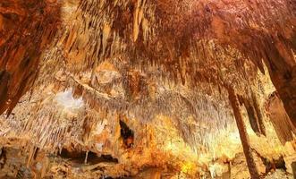 Formationen in der Damlatas-Höhle, Alanya, Antalya, Türkei foto