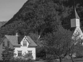 Frühlingszeit in Eidfjord Norwegen foto