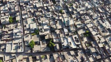 Hochwinkelige Luftaufnahme der Stadt Sheikhupura in Punjab, Pakistan, Aufnahmen von Drohnen. Sheikhupura, auch bekannt als Qila Sheikhupura, ist eine Stadt in der pakistanischen Provinz Punjab. foto