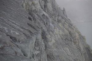 Detail vom Vulkan und Krater Kawah Ijen, Indonesien foto