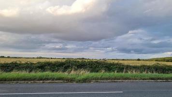 wunderschöne und schöne sonnenuntergangsszene in england, britische landschaft foto