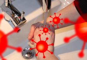 reinigung und waschen der hände mit seifenprävention für den ausbruch des coronavirus covid-19 foto