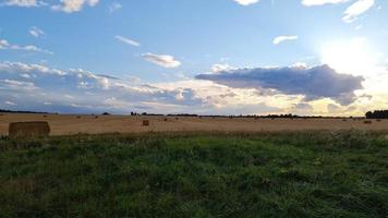 wunderschöne und schöne sonnenuntergangsszene in england, britische landschaft foto