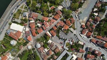 wohnhäuser der stadt istanbul, hochwinkelansicht mit der kamera der drohne, luftaufnahmen foto