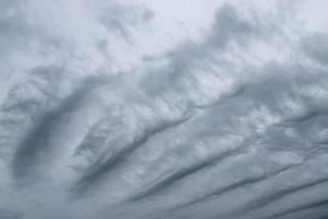 atemberaubende Asperatus-Wolkenformationen am Himmel foto