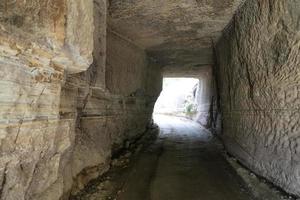 Geschnitzter Tunnel in Kappadokien foto
