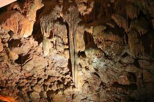 Formationen in der Damlatas-Höhle, Alanya, Antalya, Türkei foto