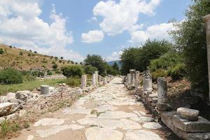 Straße in der staatlichen Agora von Ephesus foto