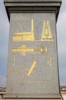 sockel von luxor obelisk in place de la concorde, paris, frankreich foto