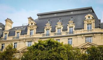 Gebäude in der Avenue des Champs-Elysees, Paris, Frankreich foto