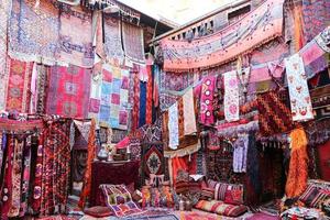 Türkische traditionelle Teppiche in Göreme, Nevsehir, Türkei foto