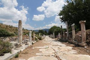 Straße in der staatlichen Agora von Ephesus foto
