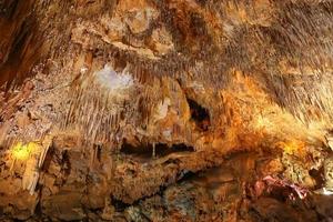 Formationen in der Damlatas-Höhle, Alanya, Antalya, Türkei foto