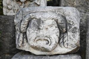 Gesichtsrelief in der Burg von Bodrum foto