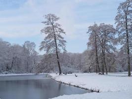 Winterzeit auf einem deutschen Schloss foto