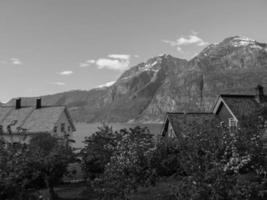 Frühlingszeit in Eidfjord Norwegen foto