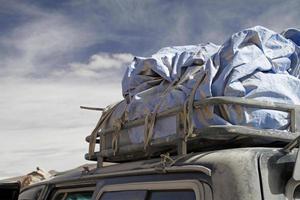 Geländewagen nach einem Sandsturm foto