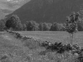 Eidfjord und der Hardangerfjord in Norwegen foto