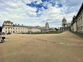 london in großbritannien im juni 2022. touristen, die greenwich in london genießen foto