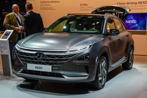 frankfurt, deutschland - sept 2019 grauer schwarzer kohlenstoff hyundai nexo ist ein wasserstoff-brennstoffzellenbetriebener crossover-suv, iaa international motor show auto exhibtion foto