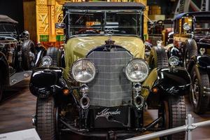 sinsheim, deutschland - mai 2022 beige mercedes-benz 630 1928 160ps. foto