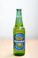 Heineken-Bierflasche aus grünem Glas. Warschau, Polen. 22. April 2021 foto