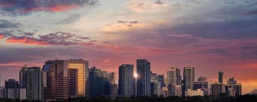 Panoramablick auf North York Teil von Toronto GTA, einem Wirtschaftszentrum außerhalb der Innenstadt von Toronto foto