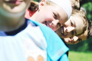 Kindergruppe im Freien foto