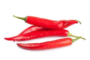 roter Chili oder Chili Cayennepfeffer isoliert auf weißem Hintergrund foto