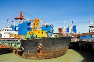 große Fähre im Hafen foto