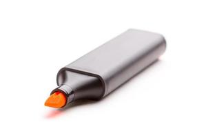 orange Textmarker Stift über weiß isoliert.