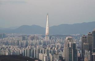 die landschaftsspitze eines berges in seoul, korea foto