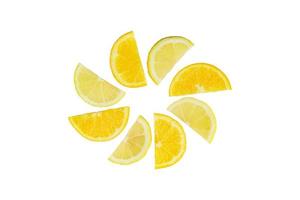Zitrusscheibe, Orangen und Zitronen isoliert auf weißem Hintergrund, Beschneidungspfad foto