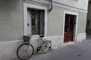 Haifa Israel 21. Mai 2020 . kleines Fenster in der Großstadt foto