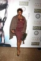 los angeles, 23. jan - loretta devine beim 47. naacp image awards nominierten mittagessen im beverly hilton hotel am 23. januar 2016 in beverly hills, ca foto