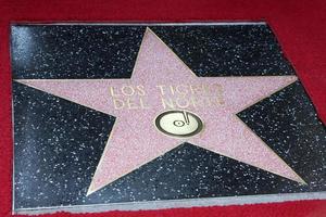 los angeles, aug 21 - walk of fame star für los tigres del norte bei den los tigres del norte geehrt auf dem hollywood walk of fame im live nation building am 21. august 2014 in los angeles, ca foto