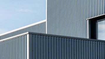 architektonische Linien eines Industriegebäudes foto