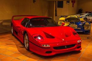 fontvieille, monaco - juni 2017 roter ferrari f50 gt 1995 in monaco top cars collection museum foto