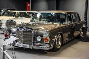 sinsheim, deutschland - mai 2022 grauer mercedes benz 600 1972 foto